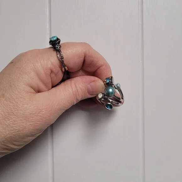 Lia sophia Sz 7 “Comet” ring, cut crystals and glass pearls, silver tone. EUC - Picture 13 of 13